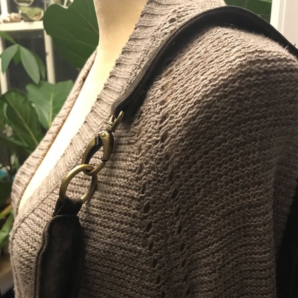 St. John’s Bay Leather Shoulder Bag - Picture 5 of 8